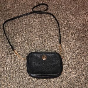 Little cross body Michael kors bag cute lil purse